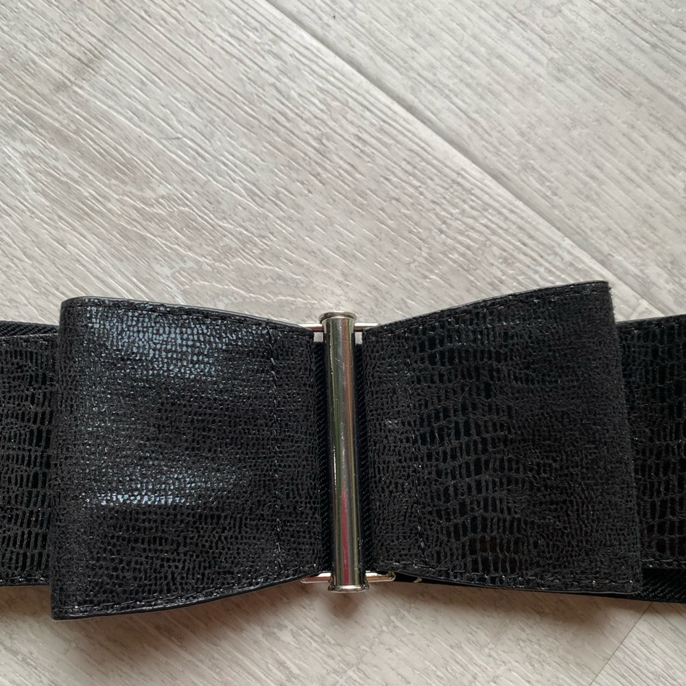 Forever 21 Bow belt